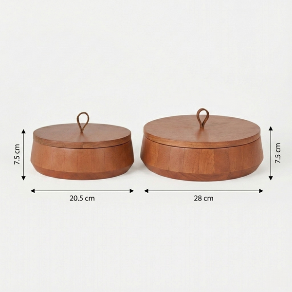 Two wooden boxes with lids on a white background, showing dimensions.